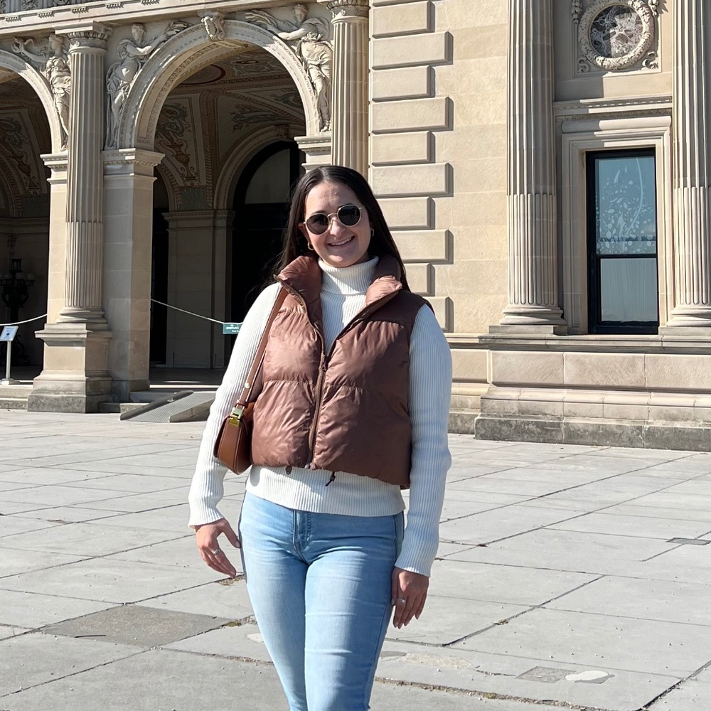 Meet your Posher, Janine